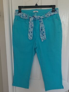 Turquoise Capri Pants with Floral Tie Belt Croft And Barrow Size 12